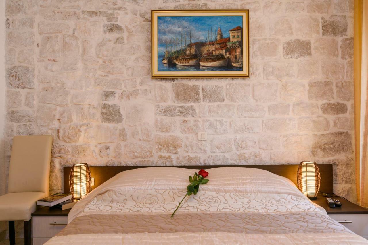 Apartments Dora -Free Parking Trogir Exterior photo